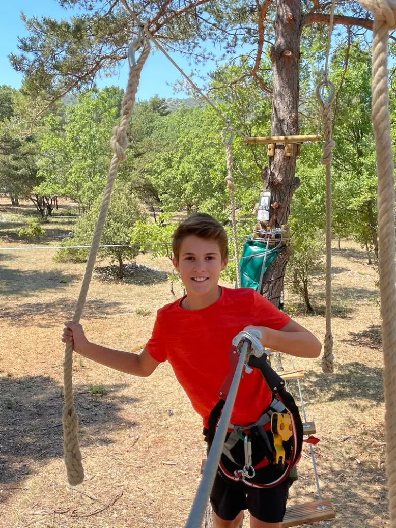 Galerie Photos | Moments Inoubliables au parc Accro Verdon, photos parc accrobranche Verdon, moments aventure Aups, souvenirs lac de Sainte-Croix, images Gorges du Verdon Parcours Le Verdon